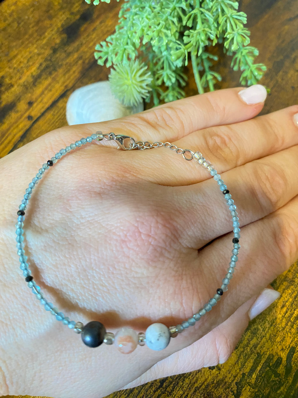 Bransoleta - ochrona i jasność myślenia - turmaliny i sodalit