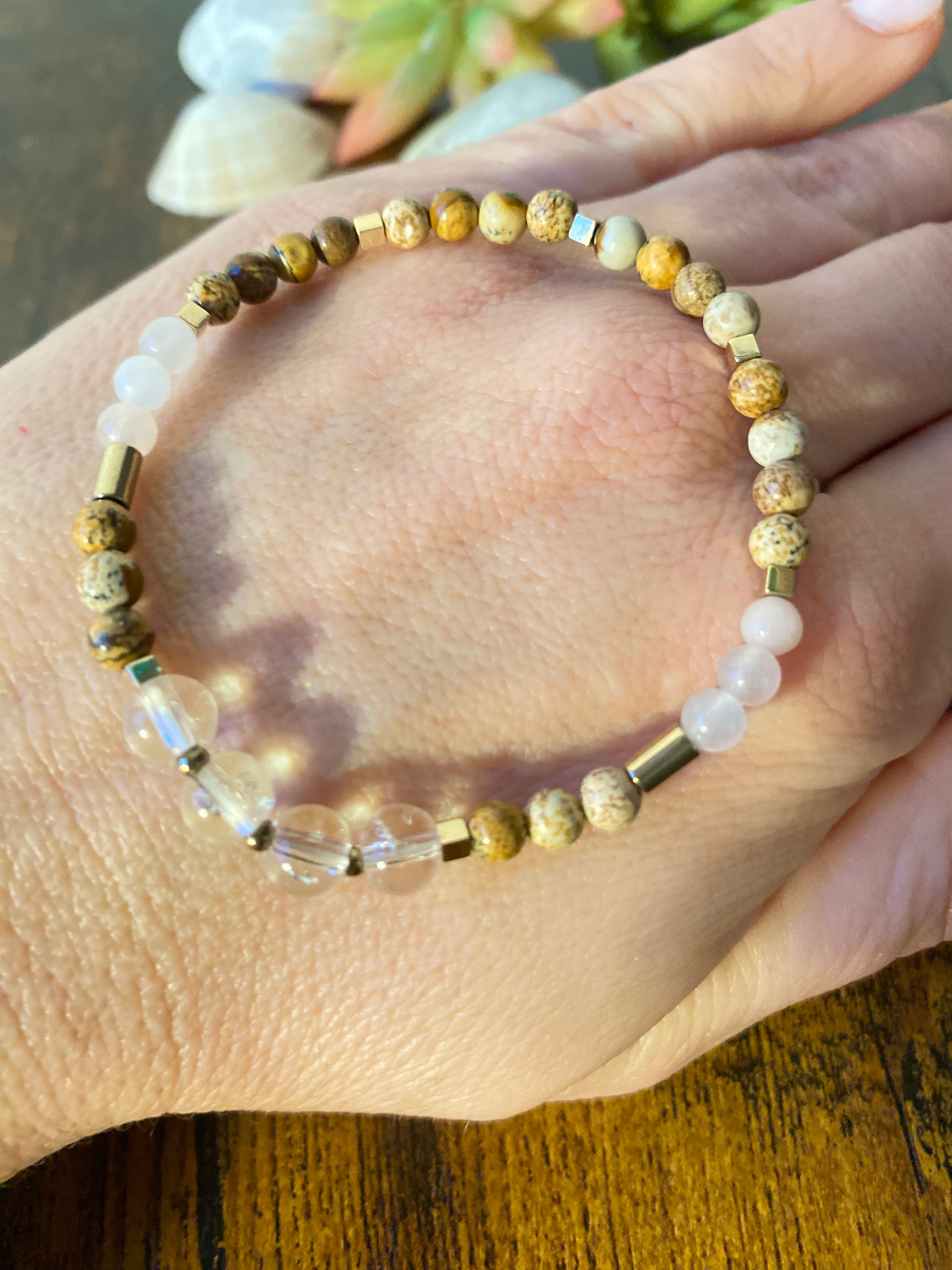 Bransoletka - na harmonię i równowagę w życiu - z jaspisów z awenturynem i kryształem górskim