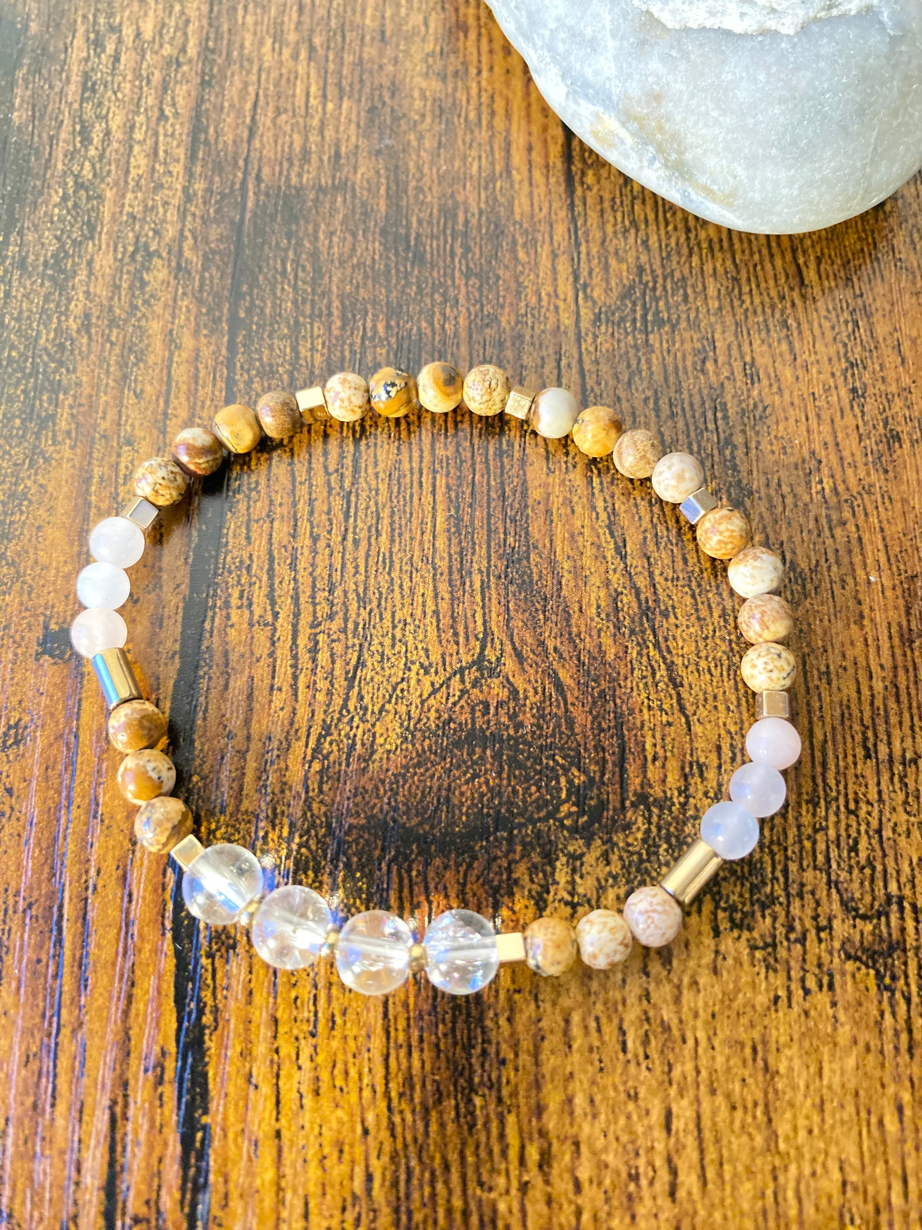 Bransoletka - na harmonię i równowagę w życiu - z jaspisów z awenturynem i kryształem górskim