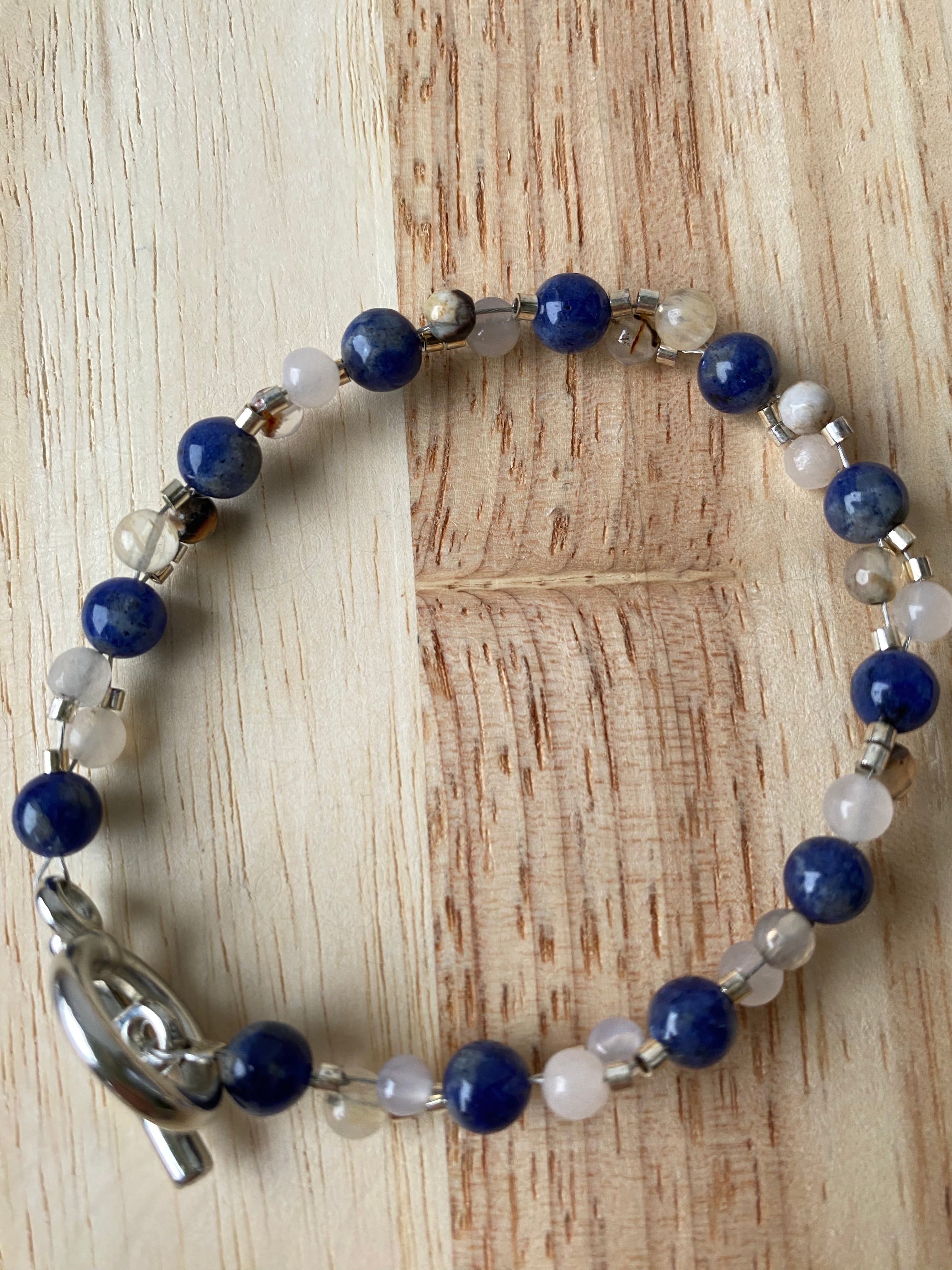 Bransoletka z kamienia lapis lazuli