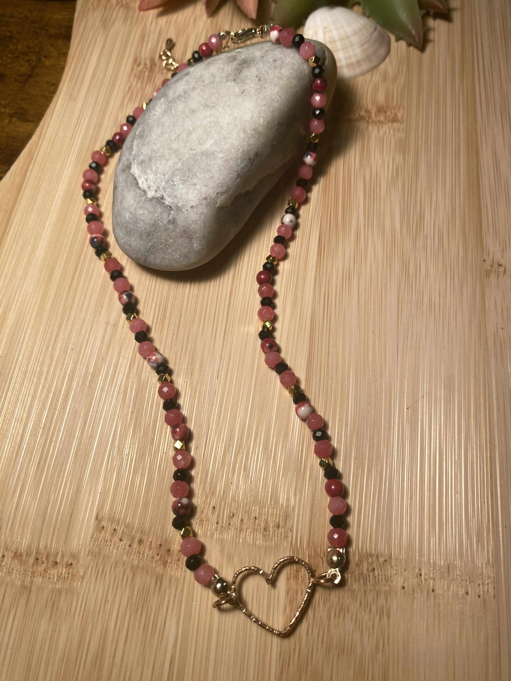 Naszyjnik RÓŻOVA W CZERNI